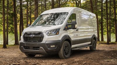 2023 Ford Transit Trail 02