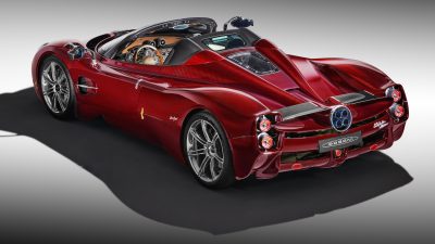 Pagani Utopia Roadster 010203 Tre quarti posteriore aperta alto portiera chiusa