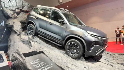 tata showcased stealth editions of harrier ev and safari ice suvs 4